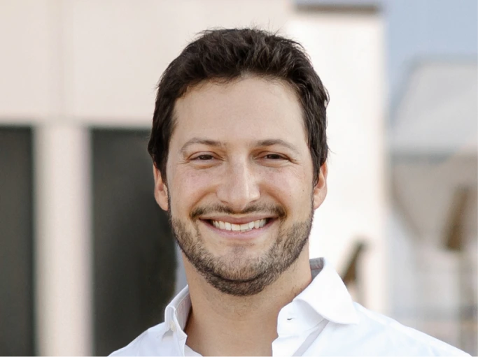 Dr.Kevin Kahn